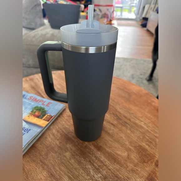 Stanley The Quencher H2.0 Flowstate™ Tumbler | 30 OZ - Picture 2 of 5